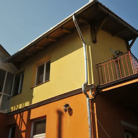 Simonffy Apartman شقة