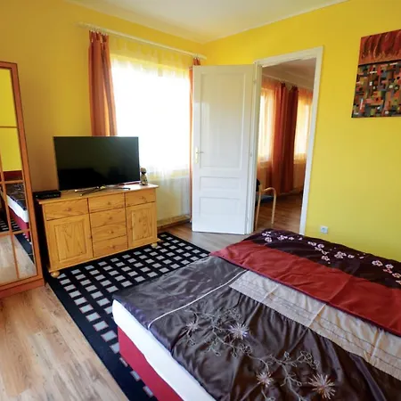 Simonffy Apartman * ديبريتْسين