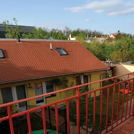 Simonffy Apartman شقة